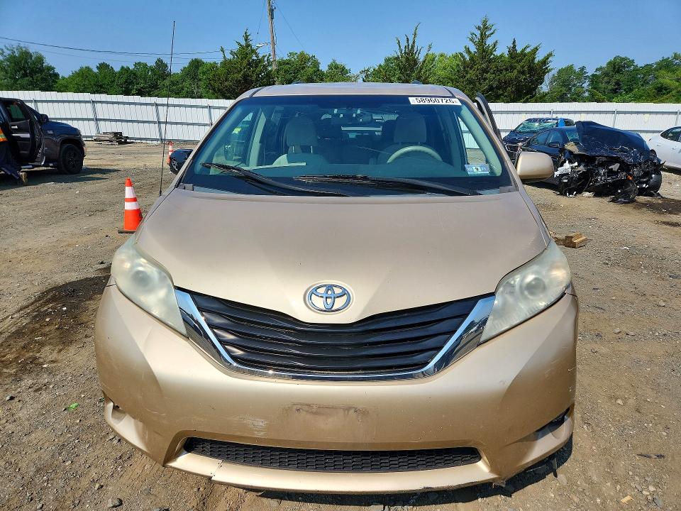 Продажа на аукционе авто 2012 Toyota Sienna, vin: 5TDKK3DC2CS232318, номер лота: 58960726