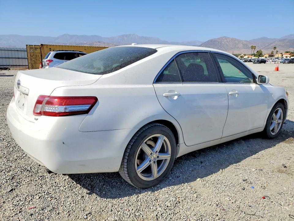2011 Toyota Camry მანქანა იყიდება აუქციონზე, vin: 4T1BF3EKXBU586720, აუქციონის ნომერი: 55805926