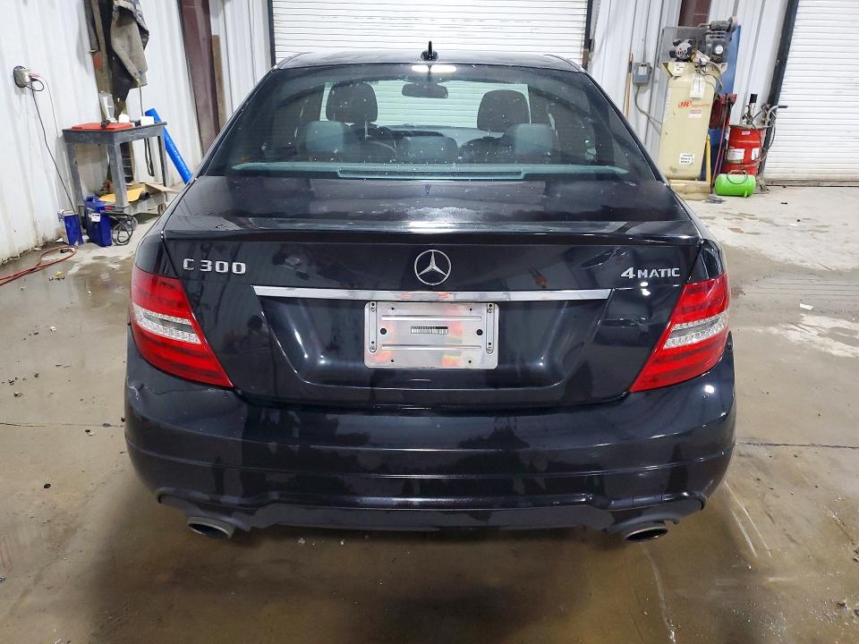 2014 Mercedes-benz C მანქანა იყიდება აუქციონზე, vin: WDDGF8AB4EA925531, აუქციონის ნომერი: 57898926