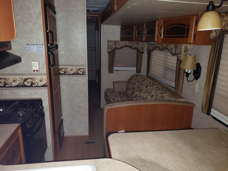 57397406 :رقم المزاد ، 4YDT32P226F709328 vin ، 2006 Keystone Mountainee مزاد بيع