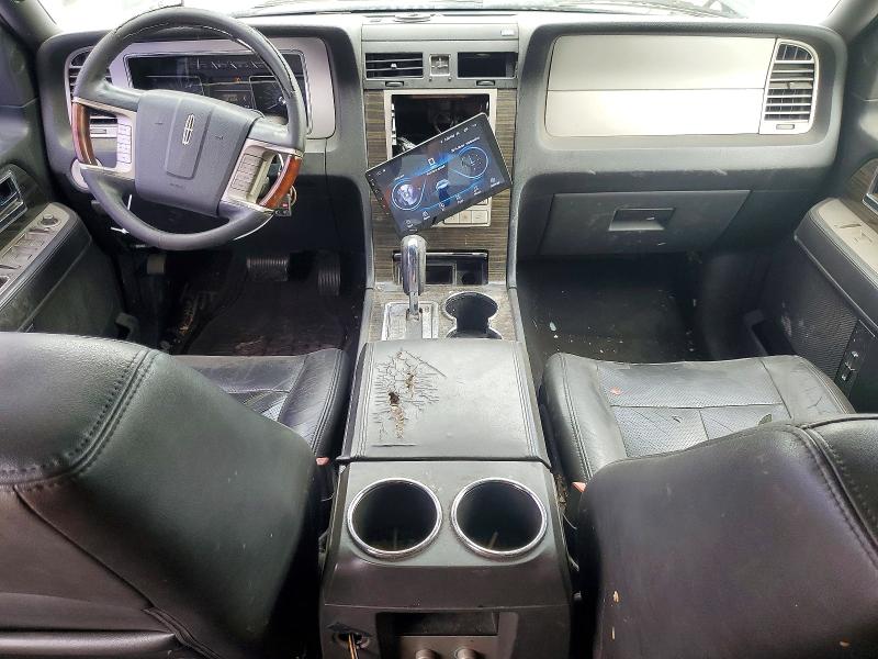 56807116 :رقم المزاد ، 5LMFU275X8LJ03327 vin ، 2008 Lincoln Navigator مزاد بيع