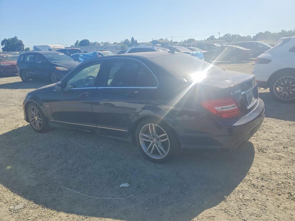 58045096 :رقم المزاد ، WDDGF4HB2CA615826 vin ، 2012 Mercedes-benz C مزاد بيع