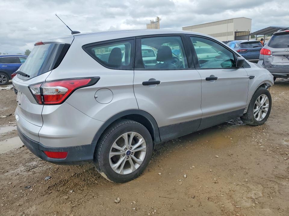 2017 Ford Escape მანქანა იყიდება აუქციონზე, vin: 1FMCU0F79HUA23038, აუქციონის ნომერი: 57684866