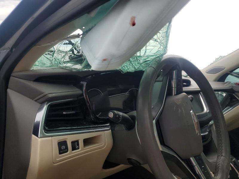 57200956 :رقم المزاد ، 1GYKPDRS5LZ211625 vin ، 2020 Cadillac Xt6 مزاد بيع
