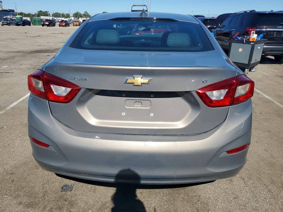 Продажа на аукционе авто 2018 Chevrolet Cruze, vin: 1G1BE5SM3J7200363, номер лота: 54981056
