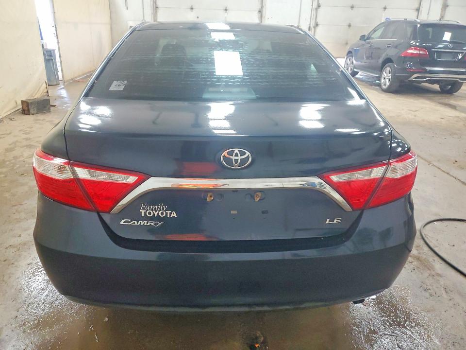 56635616 :رقم المزاد ، 4T1BF1FK1HU754157 vin ، 2017 Toyota Camry مزاد بيع