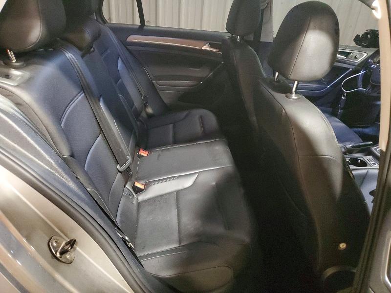 57692546 :رقم المزاد ، 3VW217AU2GM010856 vin ، 2016 Volkswagen Golf مزاد بيع