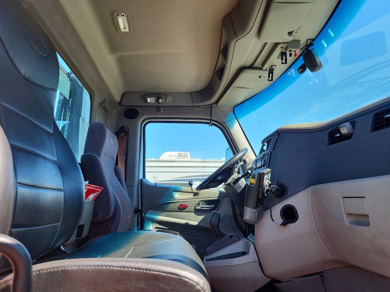 Продаж на аукціоні авто 2018 Peterbilt 579, vin: 1XPBA48X1JD477771, номер лоту: 57910606