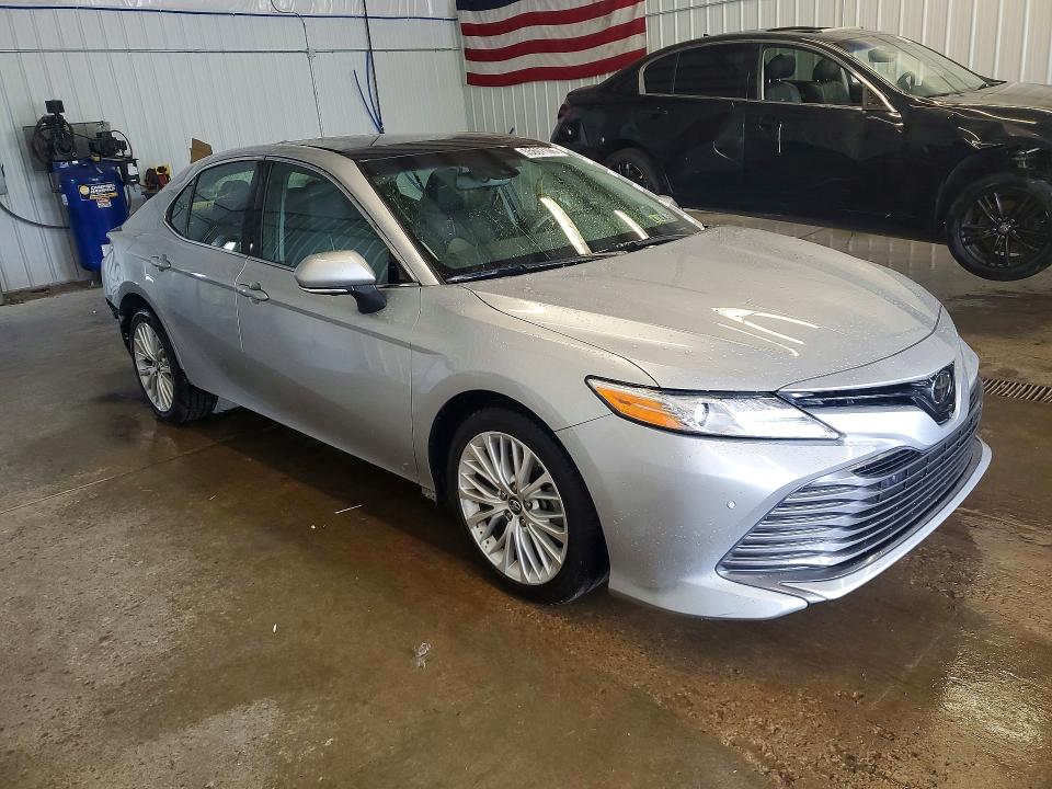 Продаж на аукціоні авто 2018 Toyota Camry, vin: 4T1B11HKXJU021929, номер лоту: 55607106