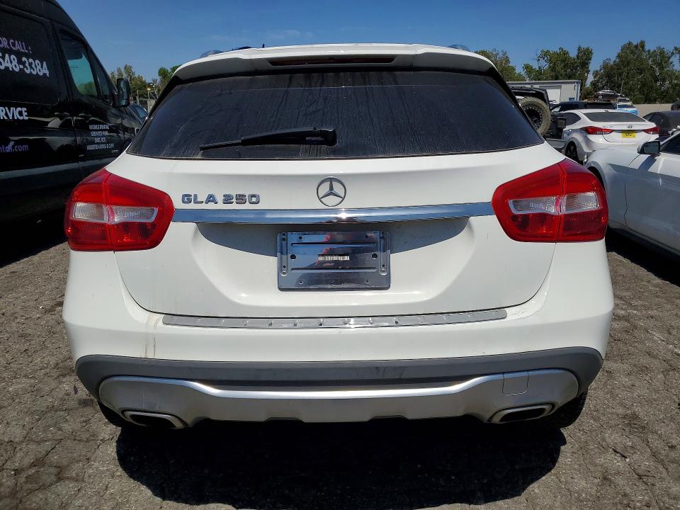 56579036 :رقم المزاد ، WDCTG4EB6JJ504780 vin ، 2018 Mercedes-benz Gla مزاد بيع
