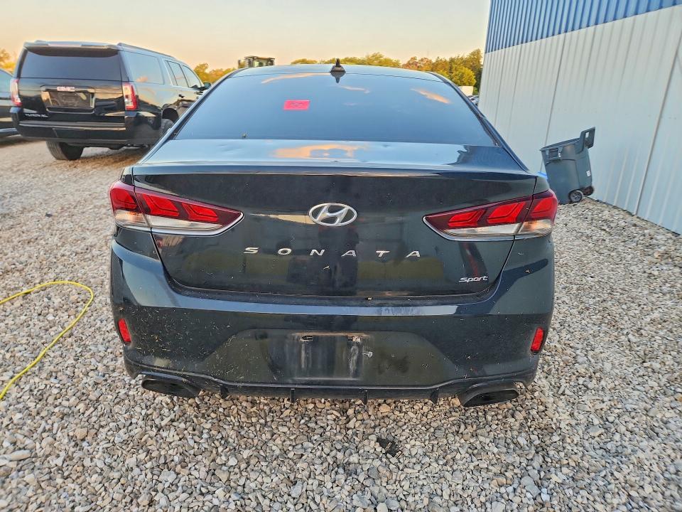 57645176 :رقم المزاد ، 5NPE34AF8JH692262 vin ، 2018 Hyundai Sonata مزاد بيع