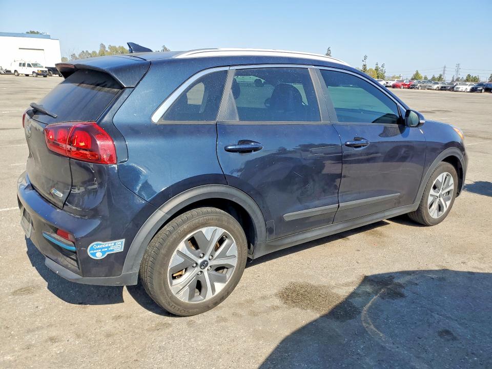 Продажа на аукционе авто 2021 Kia Niro, vin: KNDCC3LG7M5103987, номер лота: 57883576