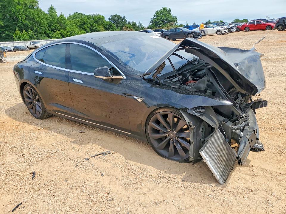 57173626 :رقم المزاد ، 5YJSA1E23GF127066 vin ، 2016 Tesla Model S مزاد بيع