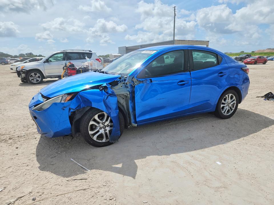 56833606 :رقم المزاد ، 3MYDLBYV9JY305140 vin ، 2018 Toyota Yaris Ia مزاد بيع