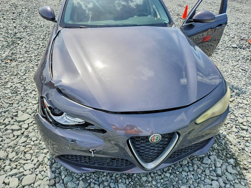 57941186 :رقم المزاد ، ZARFAEDN7J7566715 vin ، 2018 Alfa Romeo Giulia مزاد بيع