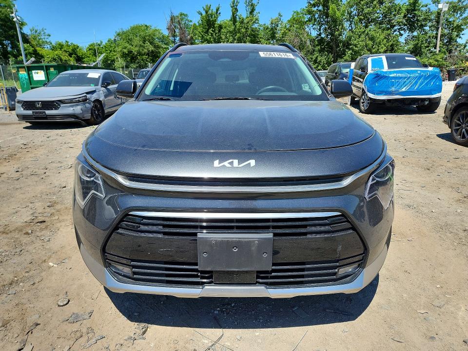 55611616 :رقم المزاد ، KNDCR3LE8P5042215 vin ، 2023 Kia Niro مزاد بيع