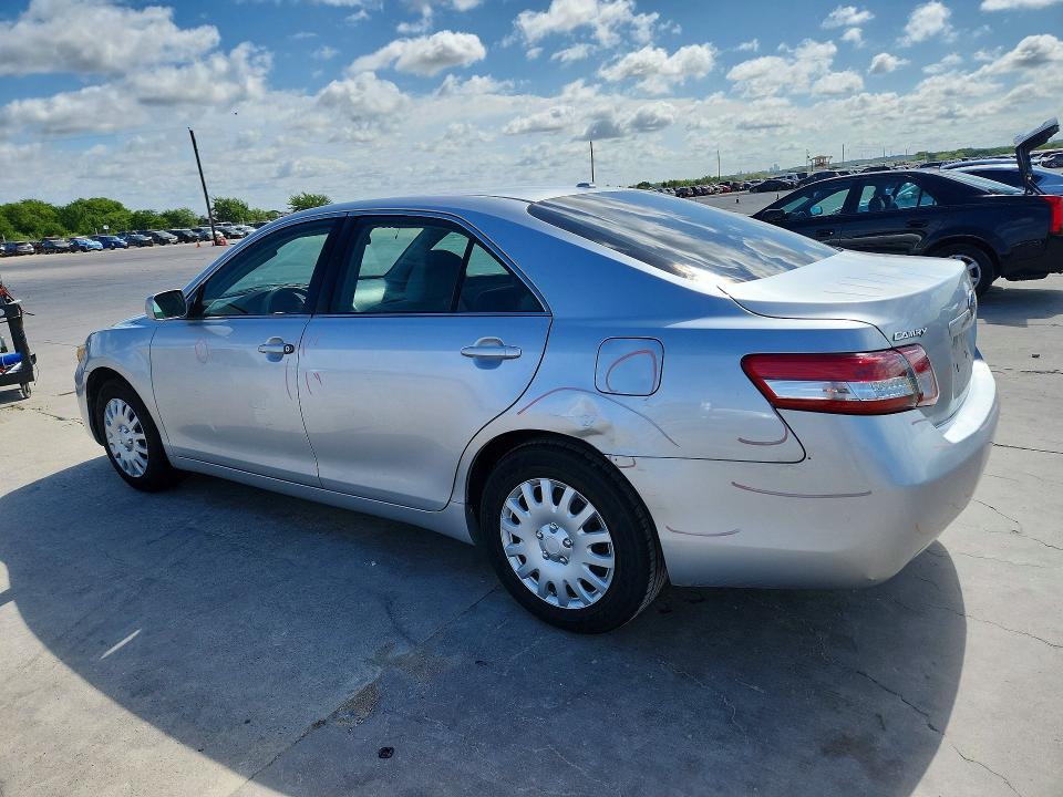 56522236 :رقم المزاد ، 4T1BF3EK2BU126841 vin ، 2011 Toyota Camry مزاد بيع