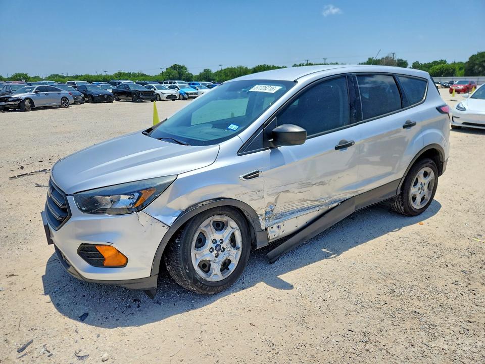 2018 Ford Escape მანქანა იყიდება აუქციონზე, vin: 1FMCU0F77JUB83179, აუქციონის ნომერი: 57726216