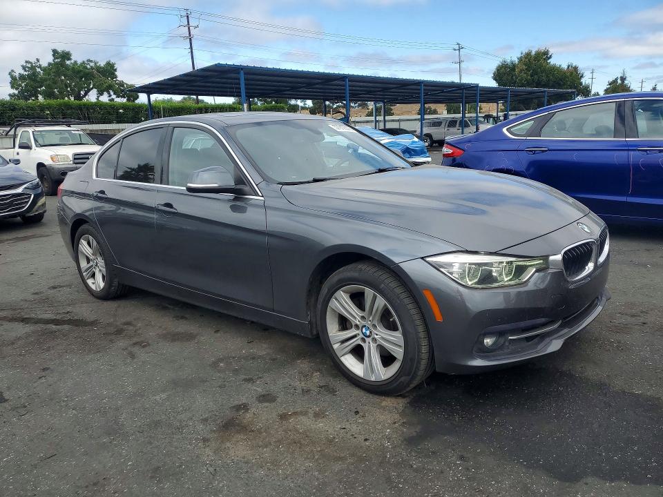 57919376 :رقم المزاد ، WBA8B9C50JAE22466 vin ، 2018 Bmw 330 مزاد بيع