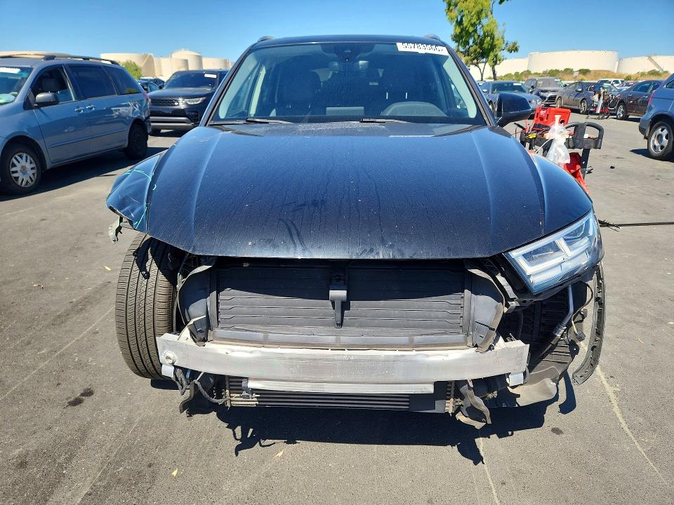 55783566 :رقم المزاد ، WA1BNAFY6J2102402 vin ، 2018 Audi Q5 مزاد بيع
