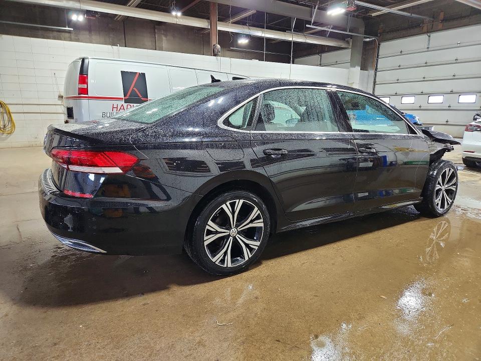 55937096 :رقم المزاد ، 1VWSA7A32MC001384 vin ، 2021 Volkswagen Passat مزاد بيع