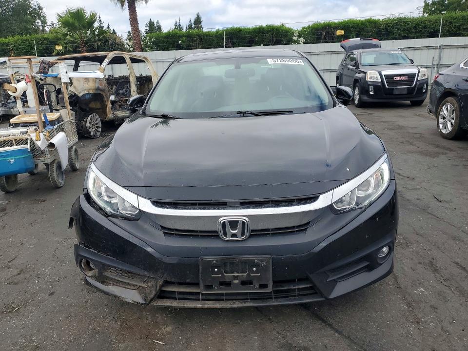 57265056 :رقم المزاد ، JHMFC1F77JX043706 vin ، 2018 Honda Civic مزاد بيع