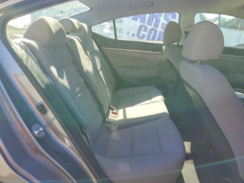 58452656 :رقم المزاد ، 5NPD74LF0JH334246 vin ، 2018 Hyundai Elantra مزاد بيع
