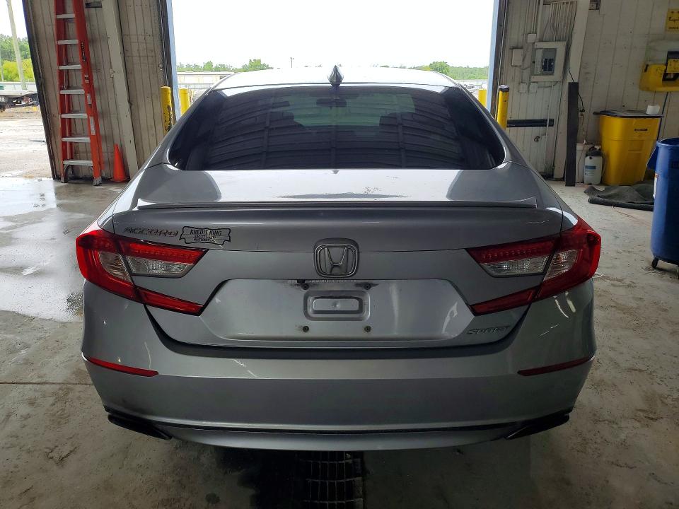 Продажа на аукционе авто 2018 Honda Accord, vin: 1HGCV1F38JA102181, номер лота: 57883206