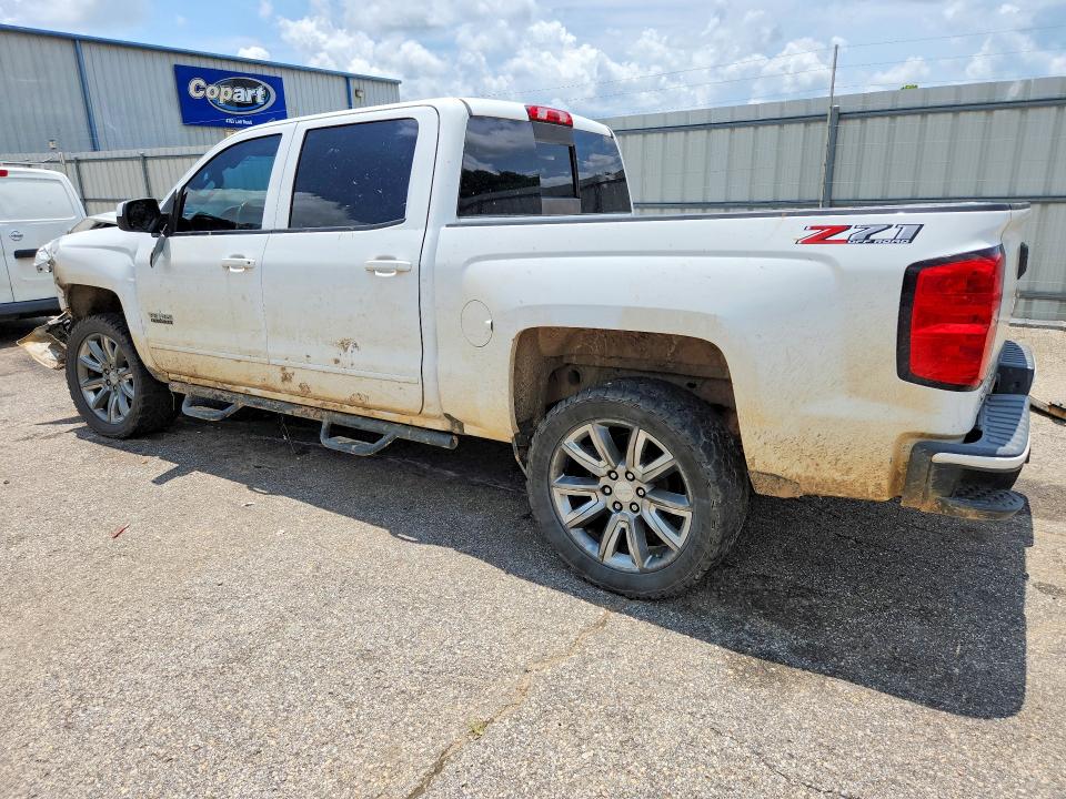 Продаж на аукціоні авто 2018 Chevrolet Silverado, vin: 3GCUKREH1JG418692, номер лоту: 58876566