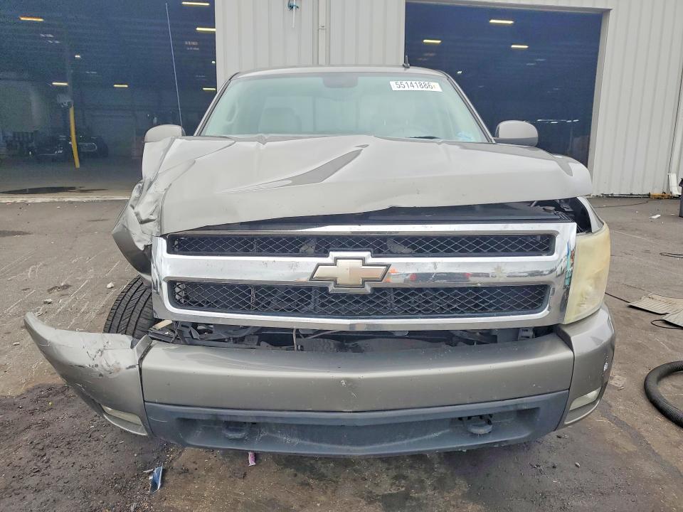Продажа на аукционе авто 2007 Chevrolet Silverado, vin: 1GCEC19017Z511650, номер лота: 55141886