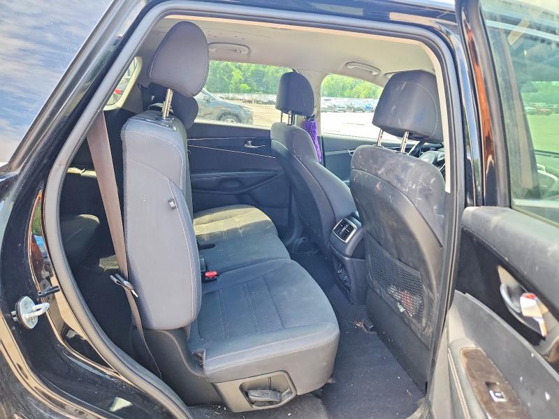 56060076 :رقم المزاد ، 5XYPGDA32HG254759 vin ، 2017 Kia Sorento مزاد بيع