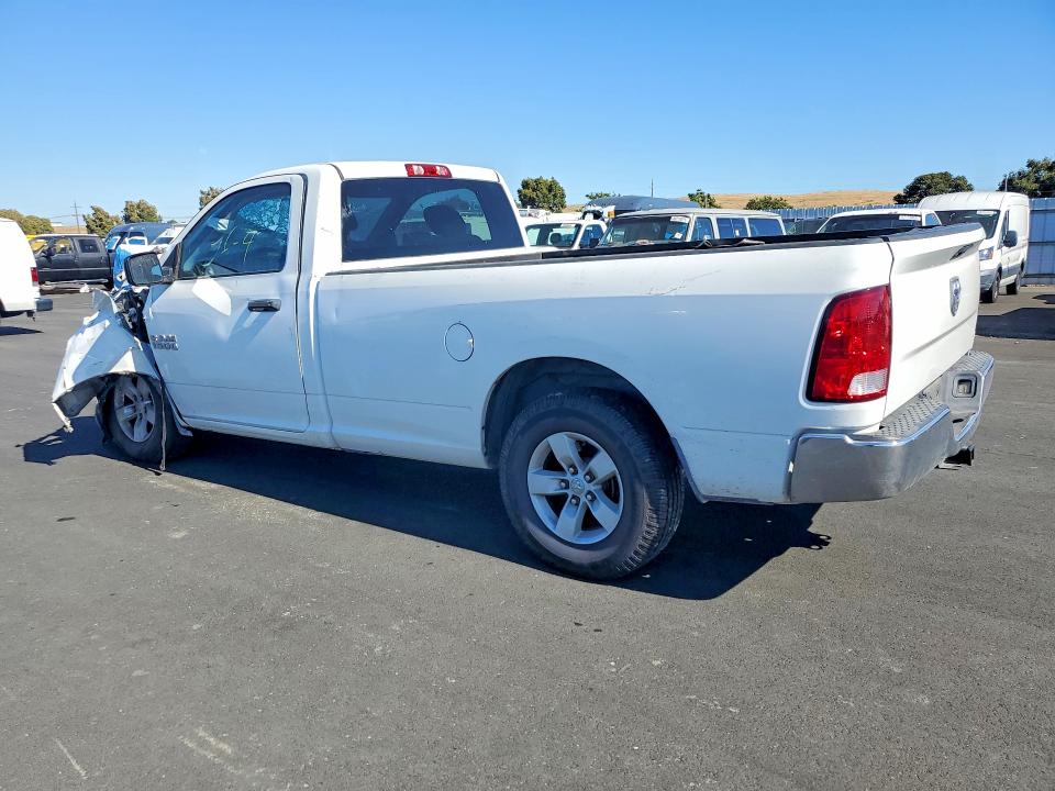56231126 :رقم المزاد ، 3C6JR6DG7JG137641 vin ، 2018 Ram 1500 مزاد بيع