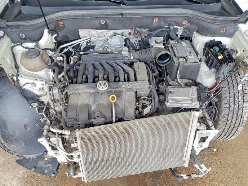 59032176 :رقم المزاد ، 1V2LR2CAXJC579712 vin ، 2018 Volkswagen Atlas مزاد بيع