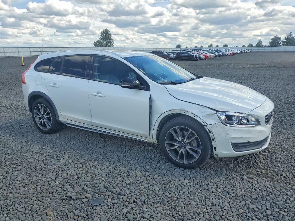 2015 Volvo V60 Cross Country მანქანა იყიდება აუქციონზე, vin: YV4612HK7F1001994, აუქციონის ნომერი: 53250986