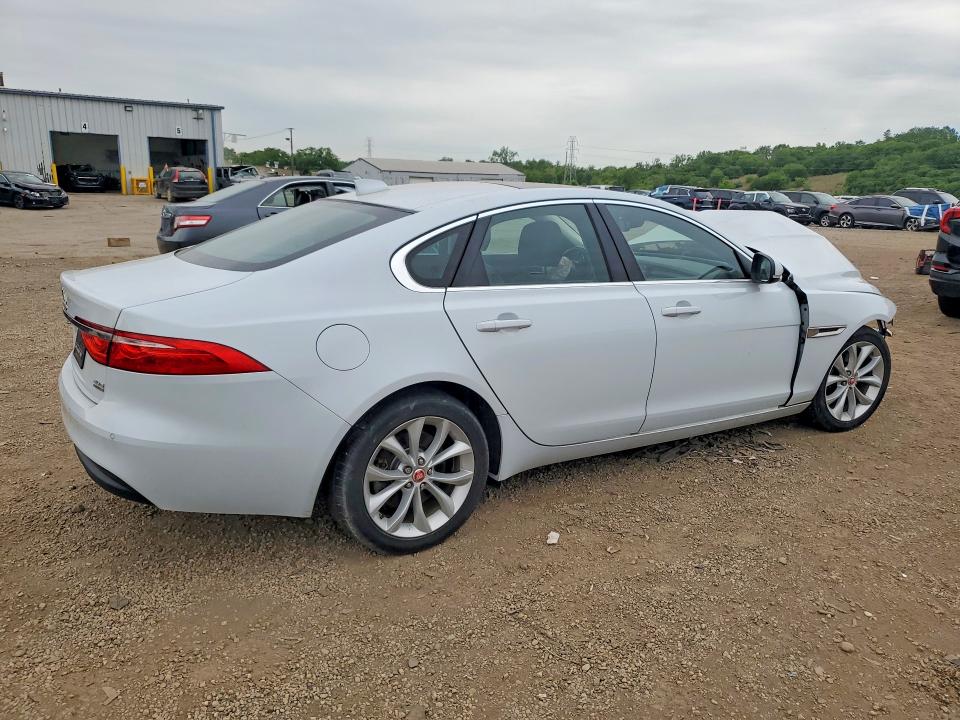 Продаж на аукціоні авто 2017 Jaguar Xf, vin: SAJBJ4BNXHCY44063, номер лоту: 54920346