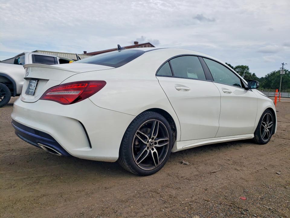 56228316 :رقم المزاد ، WDDSJ4EB8JN680201 vin ، 2018 Mercedes-benz Cla مزاد بيع