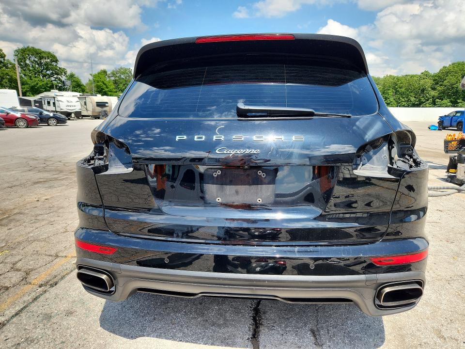54926806 :رقم المزاد ، WP1AA2A29HKA80782 vin ، 2017 Porsche Cayenne مزاد بيع