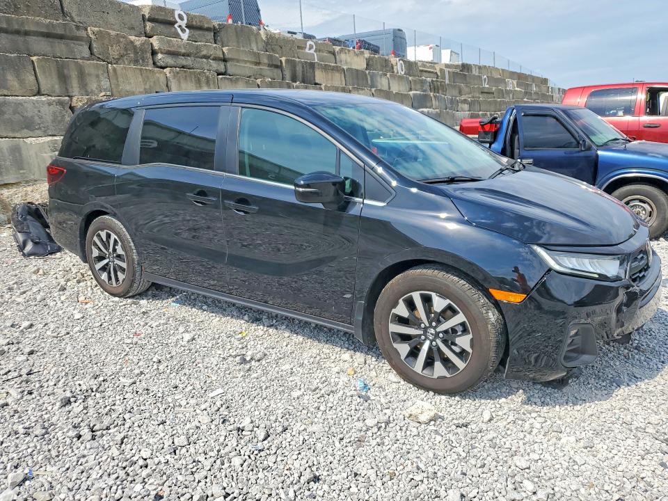 58913926 :رقم المزاد ، 5FNRL6H62SB088399 vin ، 2025 Honda Odyssey مزاد بيع