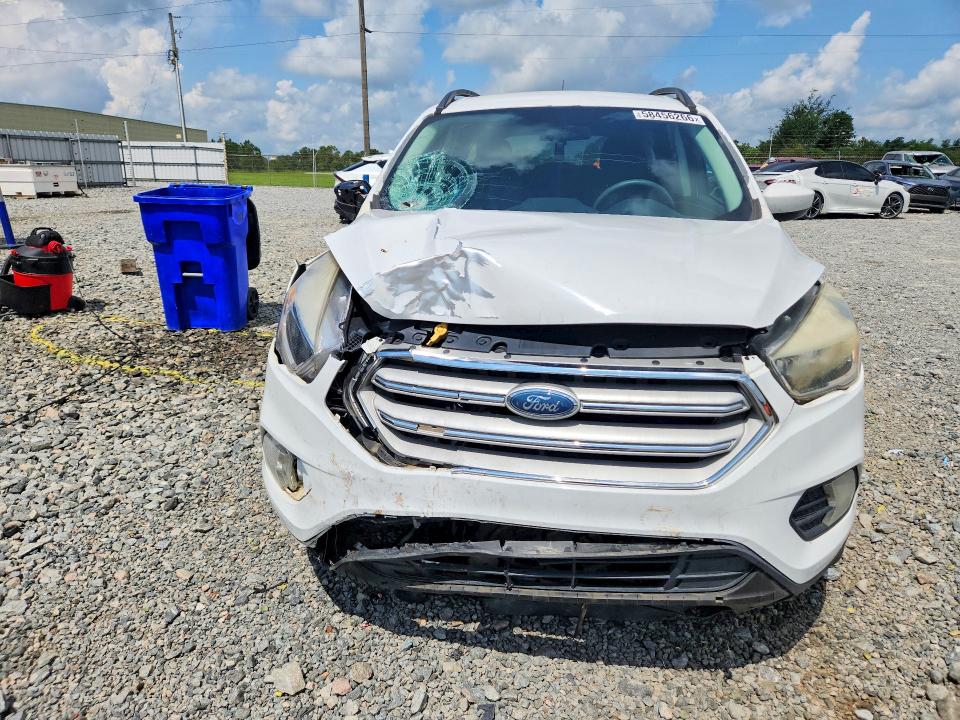 58456266 :رقم المزاد ، 1FMCU9GD3JUB53511 vin ، 2018 Ford Escape مزاد بيع