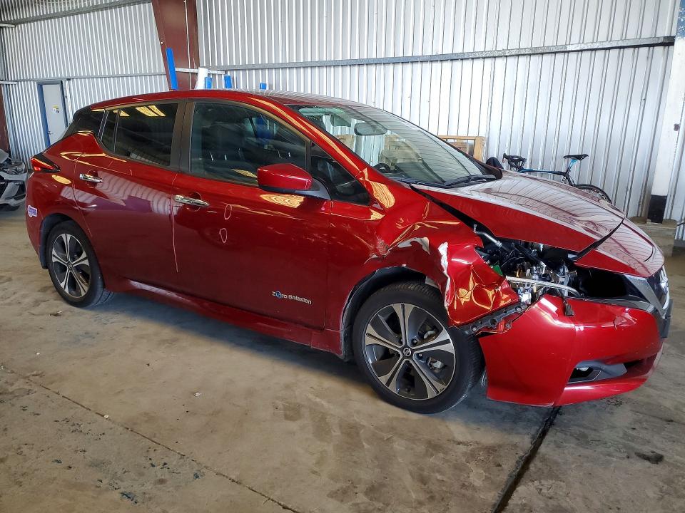 55533236 :رقم المزاد ، 1N4AZ1CP8JC305082 vin ، 2018 Nissan Leaf مزاد بيع