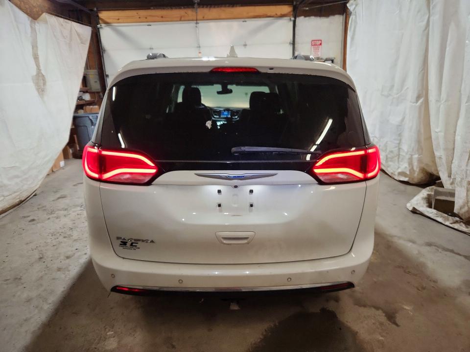 56458696 :رقم المزاد ، 2C4RC1BG7JR149379 vin ، 2018 Chrysler Pacifica مزاد بيع