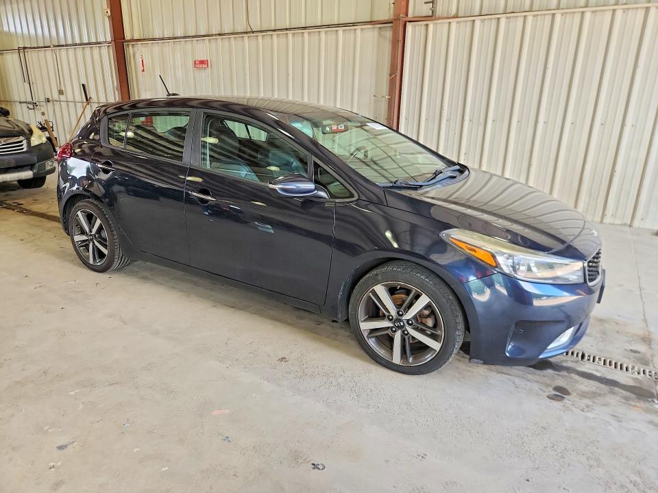 2017 Kia Forte მანქანა იყიდება აუქციონზე, vin: KNAFX5A83H5725952, აუქციონის ნომერი: 58822286