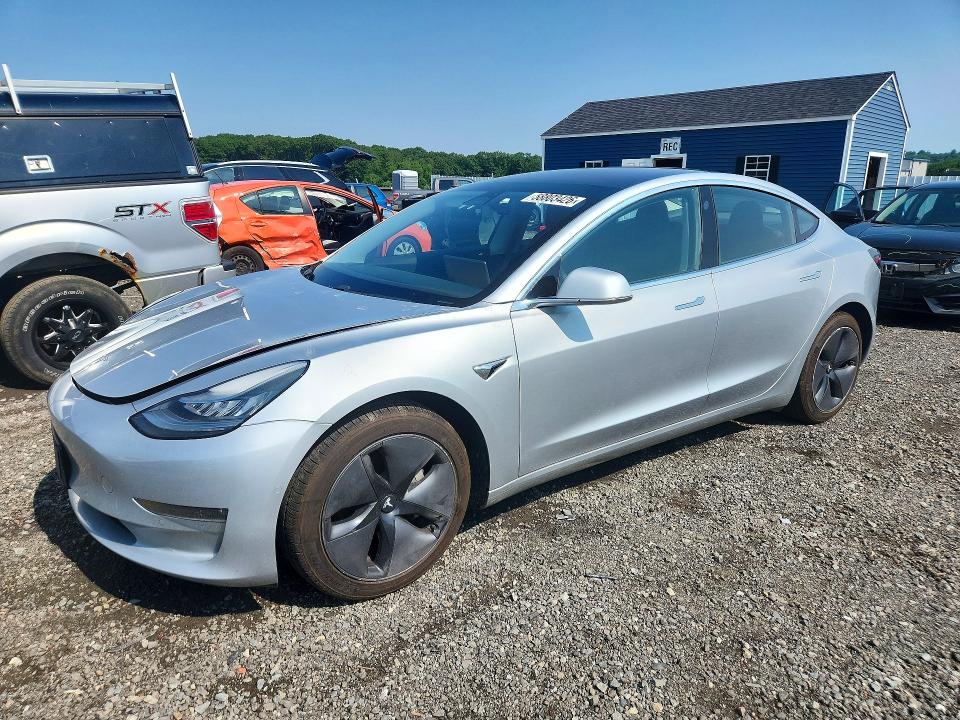 58803426 :رقم المزاد ، 5YJ3E1EB7JF114515 vin ، 2018 Tesla Model 3 مزاد بيع