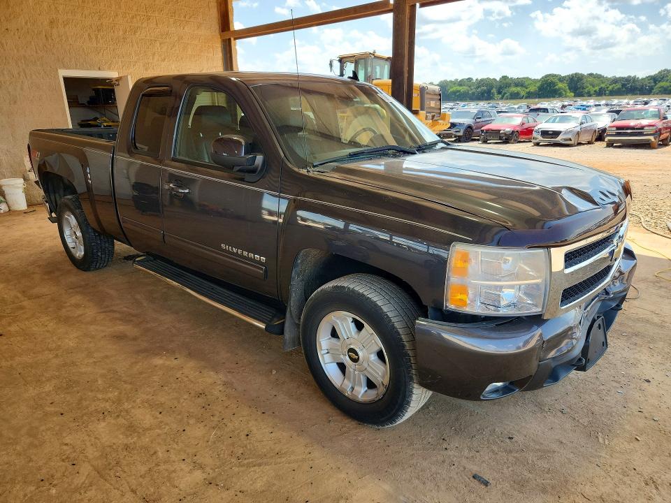 58823226 :رقم المزاد ، 1GCSKTE31AZ255177 vin ، 2010 Chevrolet Silverado مزاد بيع