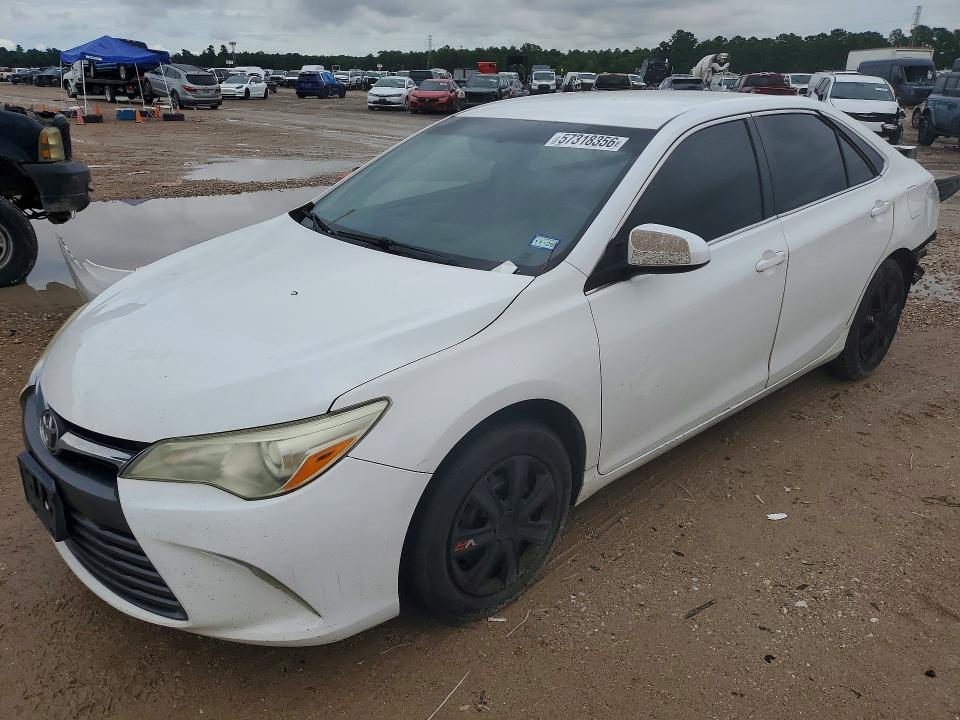 57318356 :رقم المزاد ، 4T4BF1FK6FR457646 vin ، 2015 Toyota Camry مزاد بيع