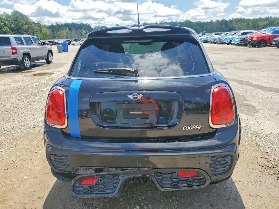 57212766 :رقم المزاد ، WMWXU3C56J2F51549 vin ، 2018 Mini Cooper مزاد بيع