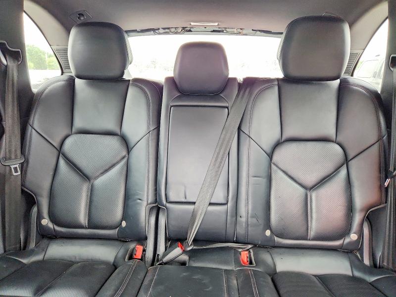 55739036 :رقم المزاد ، WP1AE2A24FLA50214 vin ، 2015 Porsche Cayenne مزاد بيع