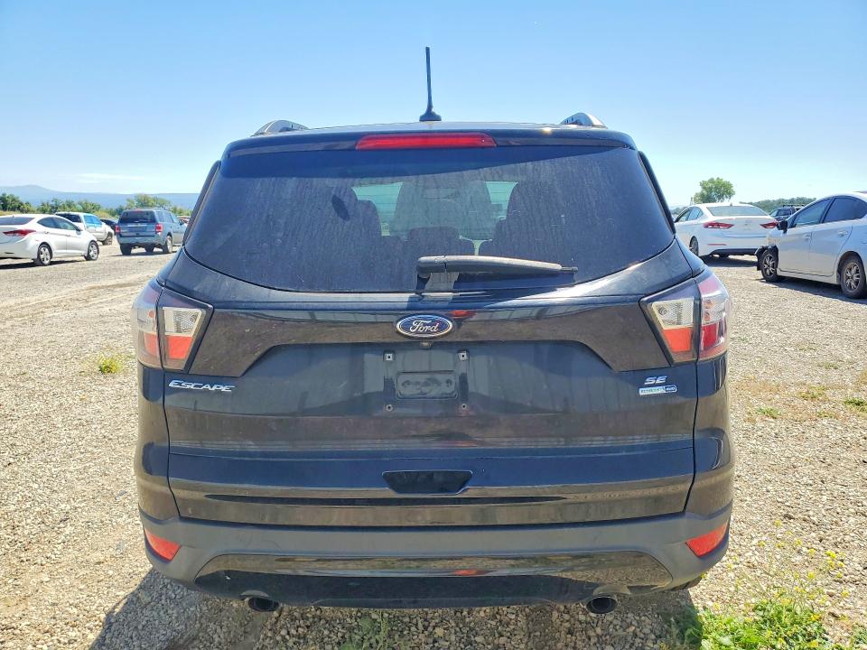 Продажа на аукционе авто 2018 Ford Escape, vin: 1FMCU9GD0JUA57139, номер лота: 55121426