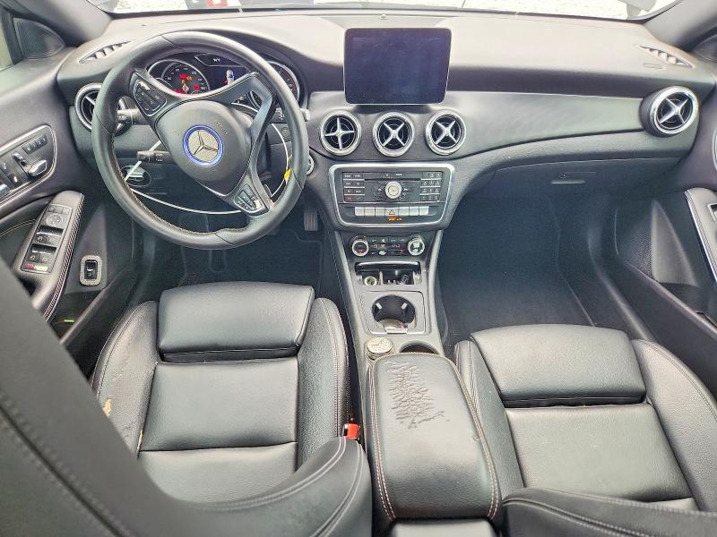 58699266 :رقم المزاد ، WDDSJ4GBXJN585040 vin ، 2018 Mercedes-benz Cla مزاد بيع