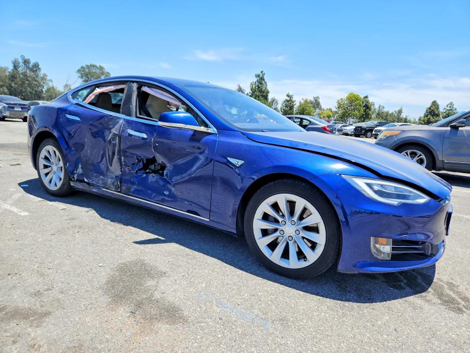 Продаж на аукціоні авто 2016 Tesla Model S, vin: 5YJSA1E2XGF143135, номер лоту: 56540926